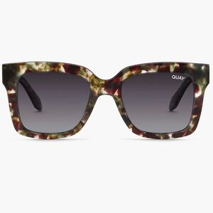 Quay Icy 52mm Polarized Square
Sunglasses in GREEN TORT/ SMOKE POLARIZED